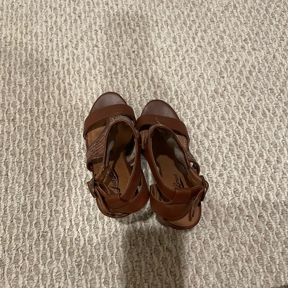 Lucky Women's Laffertie Wedge Sandal - Picture 5 of 6